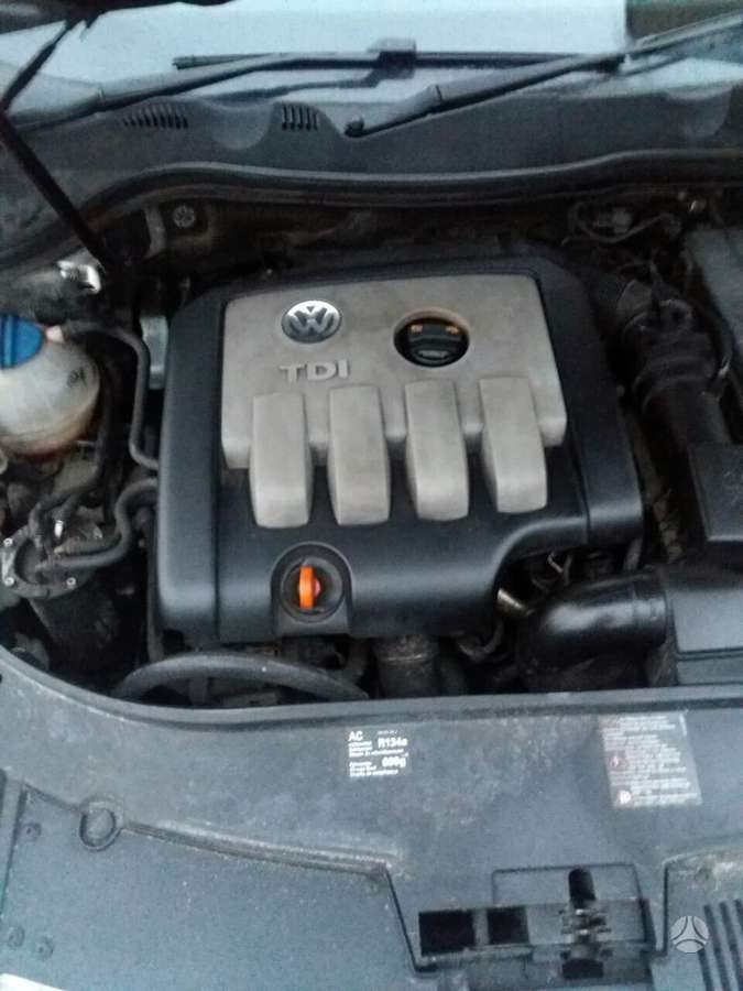 Volkswagen Passat dalimis. Is anglijos