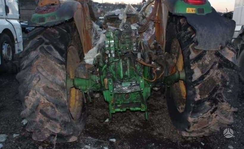 John Deere 6430