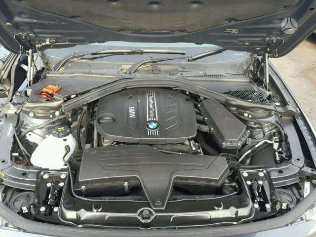 BMW 3 serija dalimis. X drive