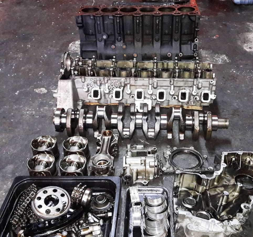 BMW X5, 306d2, engine parts