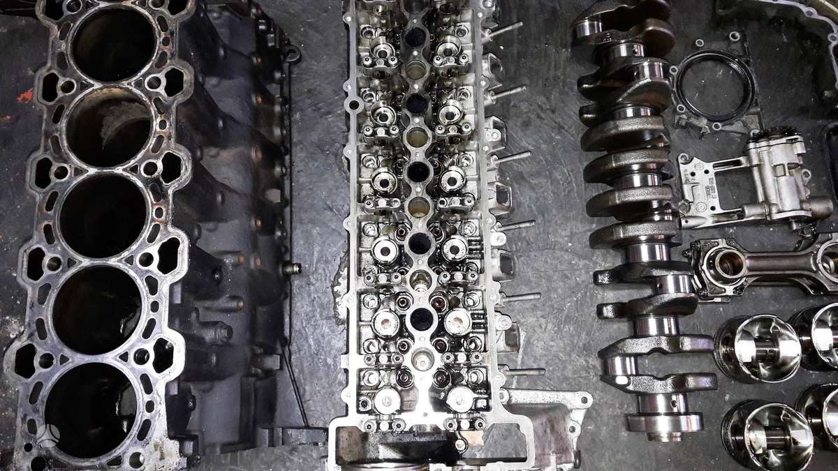 BMW X5, 306d2, variklio detalės