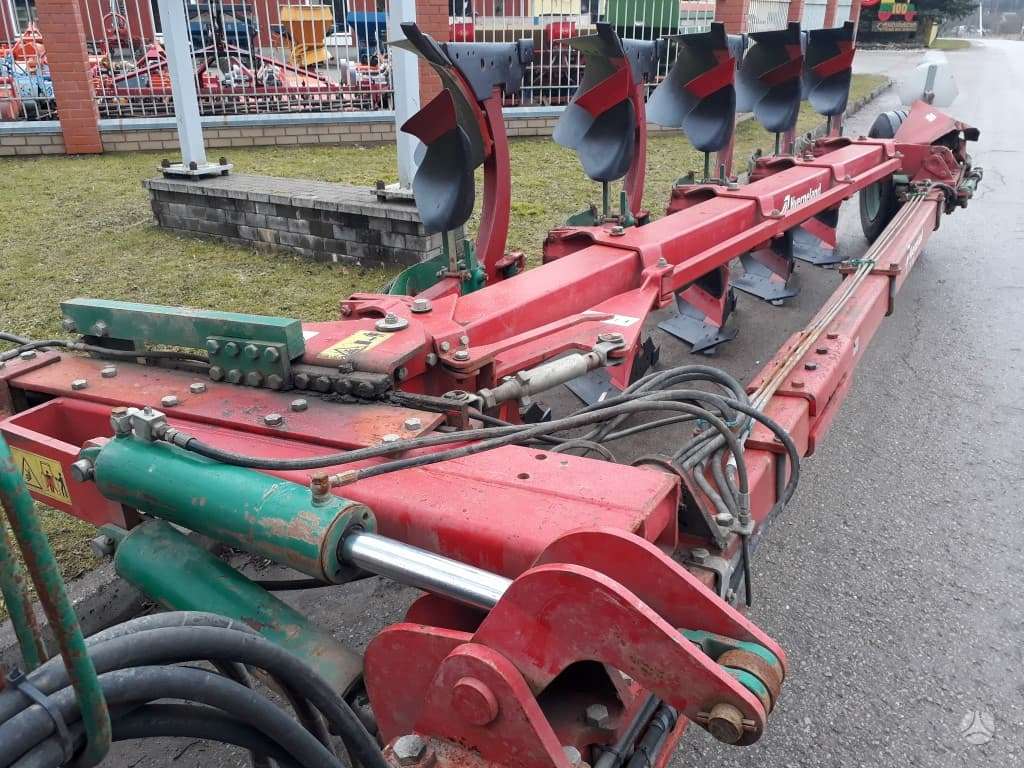 Kverneland PB 100, ploughs