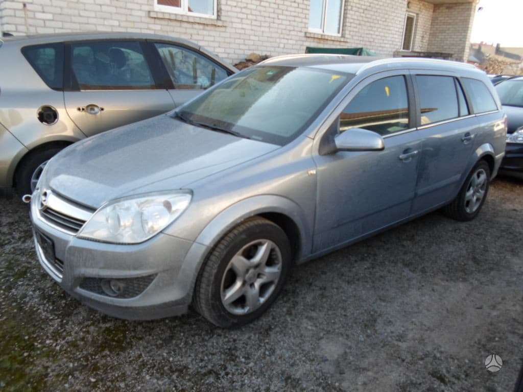 Opel Astra logu tīrītāji