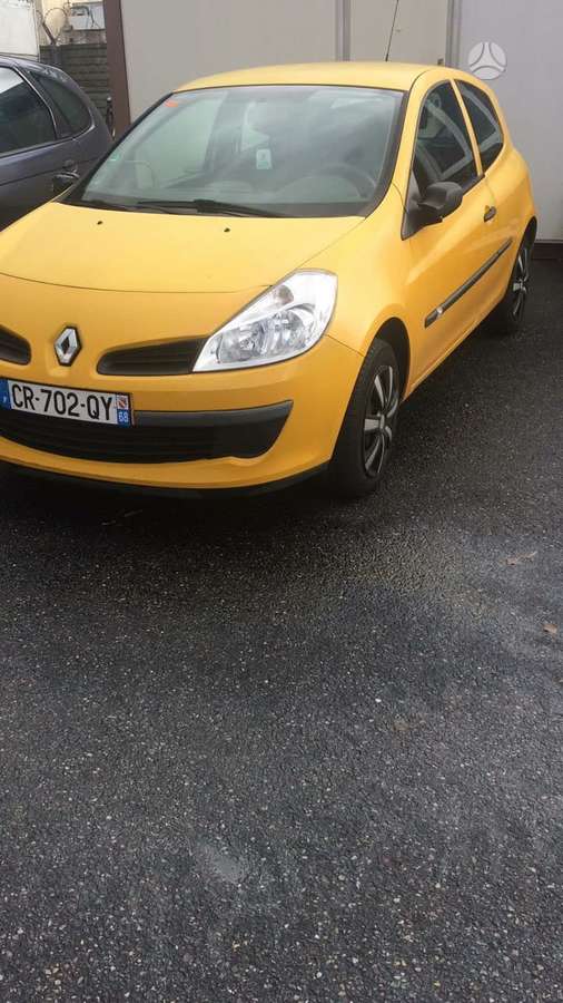 Renault Clio 37069885048