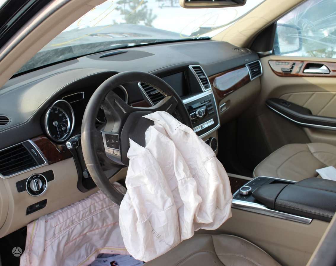 Mercedes-Benz GL450 по частям