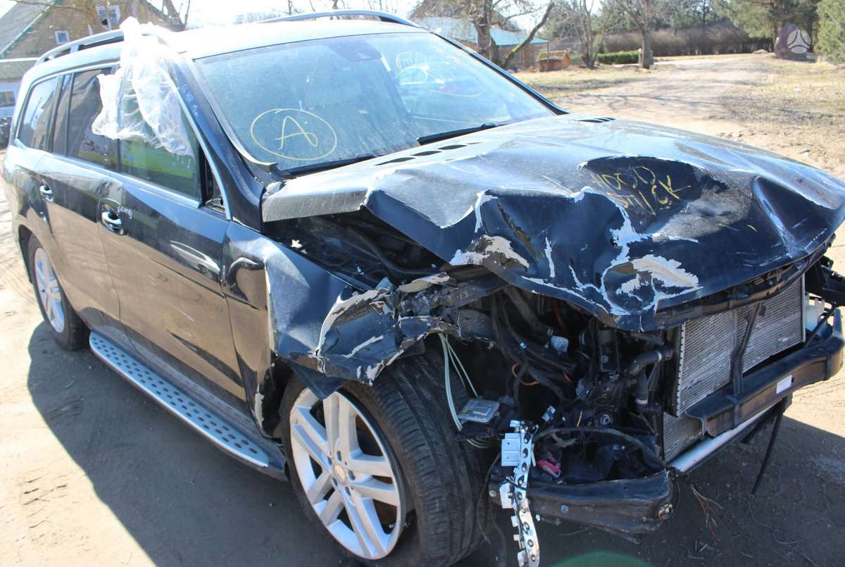 Mercedes-Benz GL450 по частям