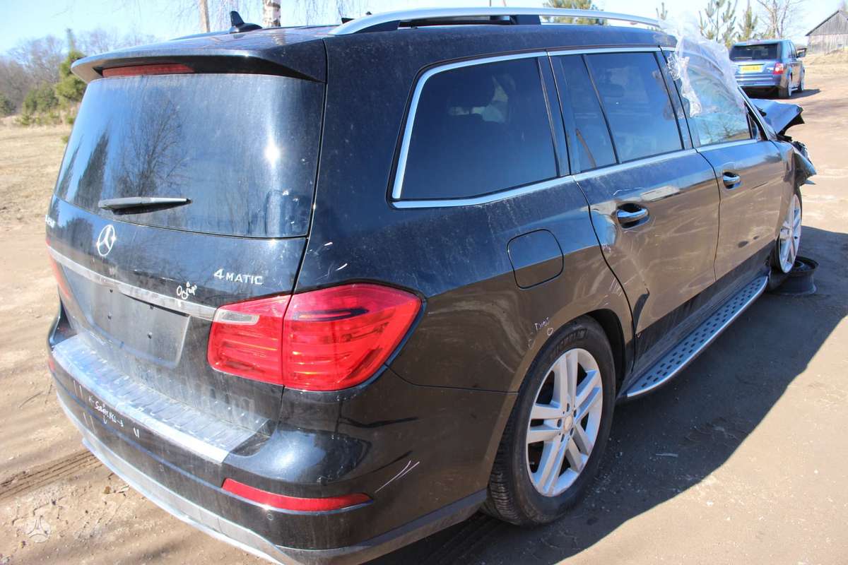 Mercedes-Benz GL450 по частям