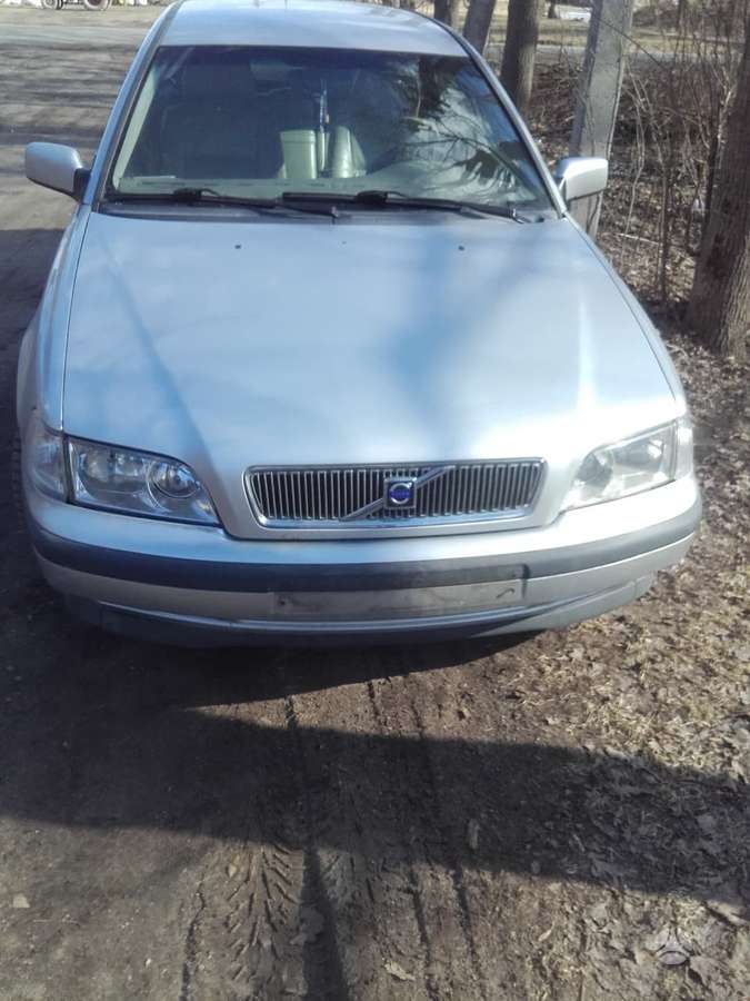 Volvo V40 for parts