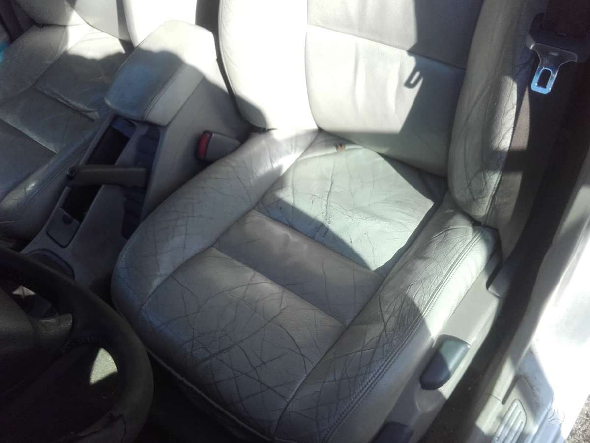 Volvo V40 for parts