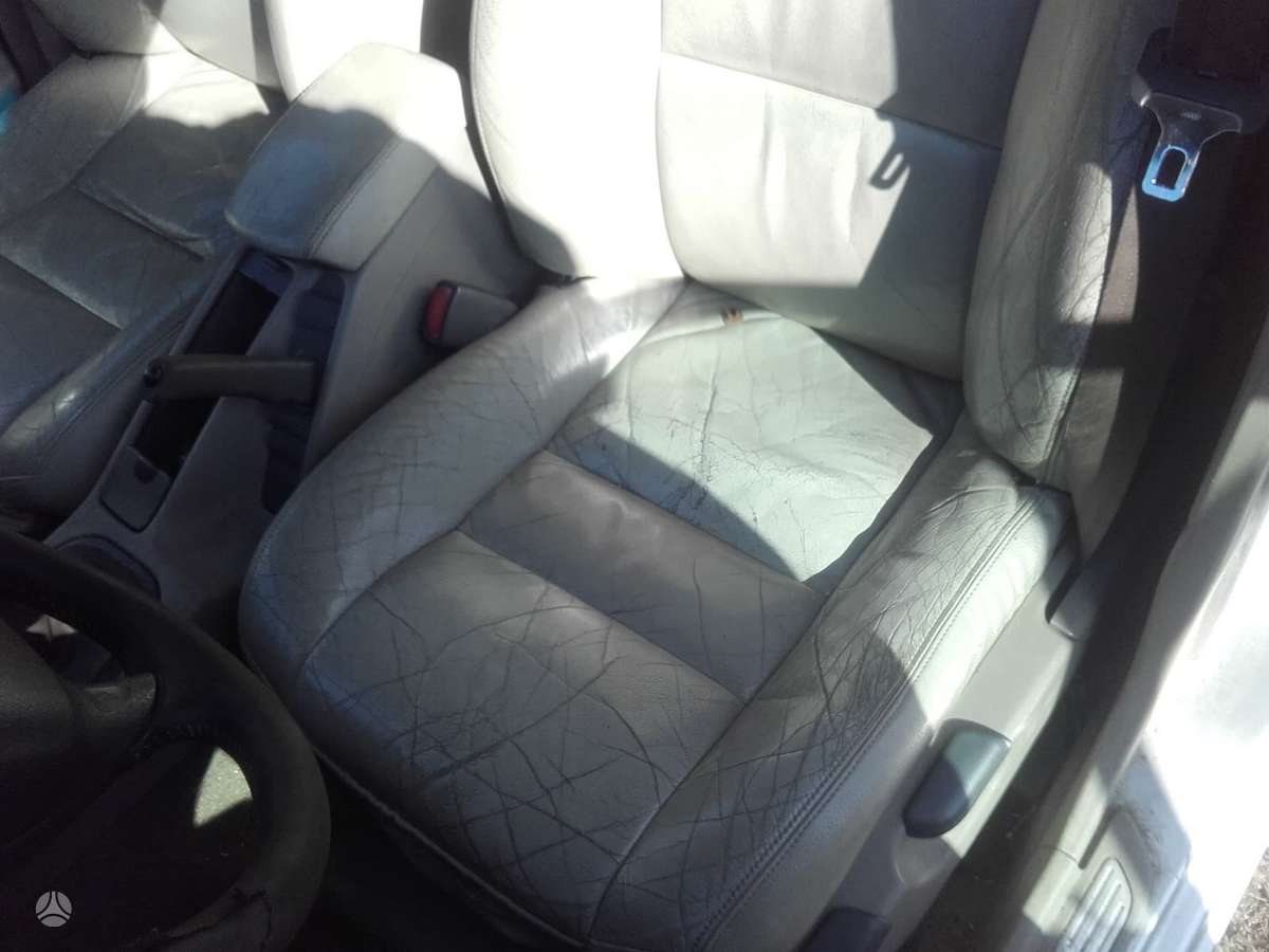 Volvo V40 по частям