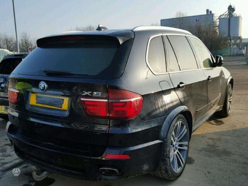 BMW X5 dalimis
