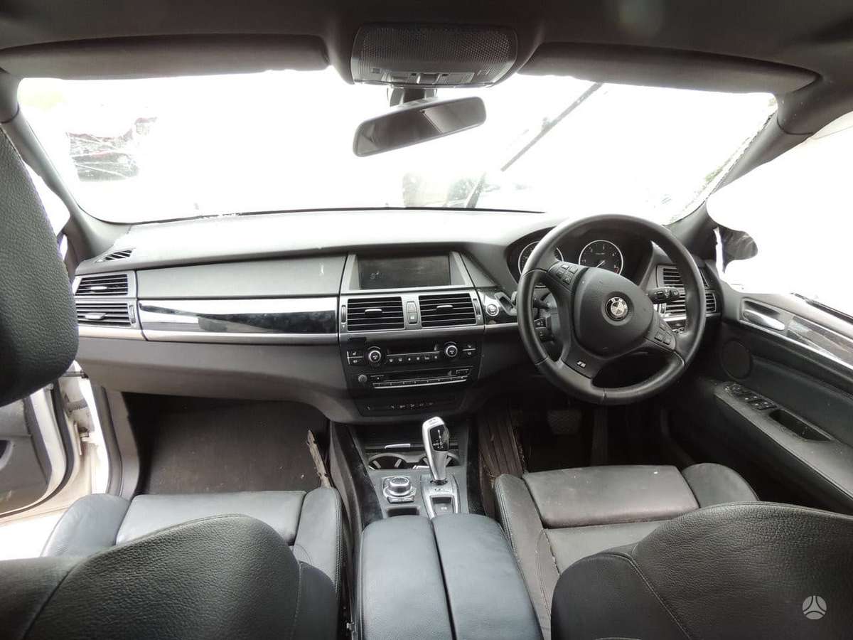 BMW X5 rezerves daļās