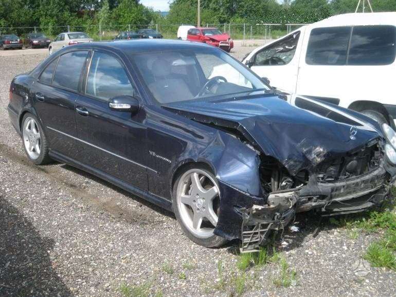 Mercedes-Benz E55 AMG