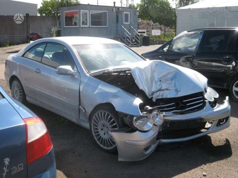 Mercedes-Benz CLK320