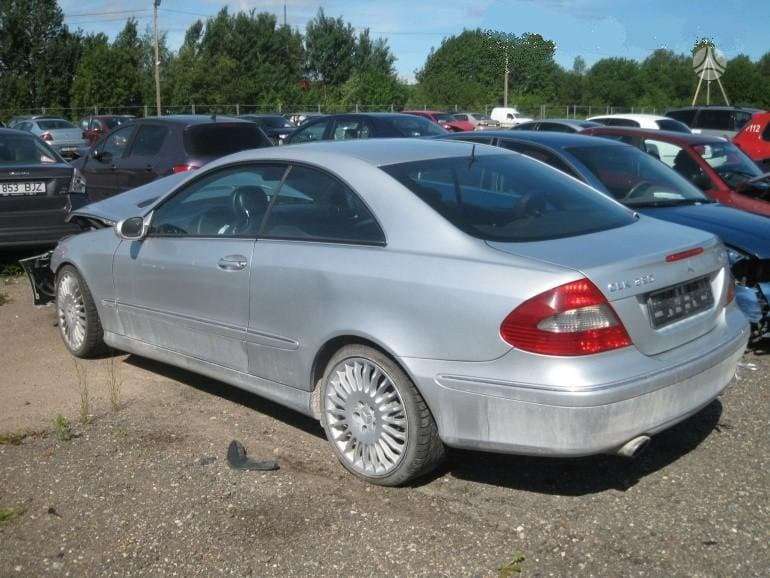 Mercedes-Benz CLK320