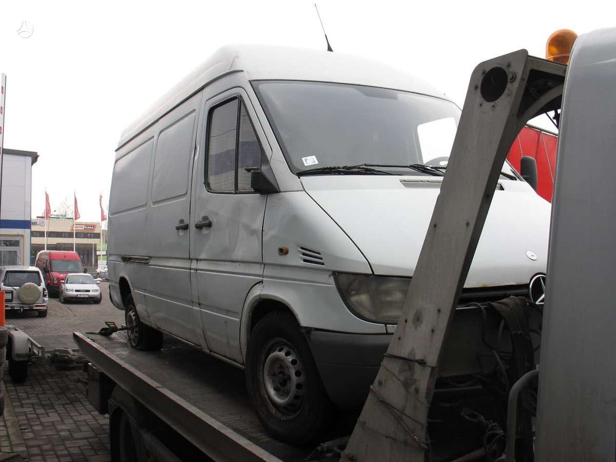 Mercedes-Benz Sprinter, cargo vans