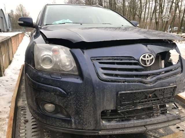Toyota Avensis dalimis