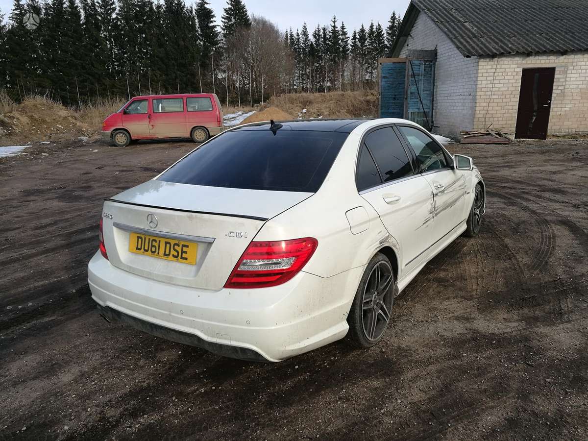 Mercedes-Benz C220 по частям