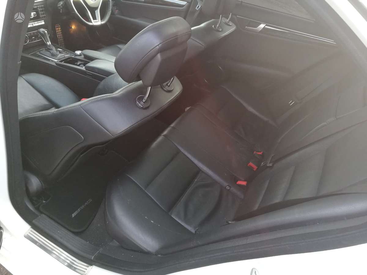 Mercedes-Benz C220 dalimis