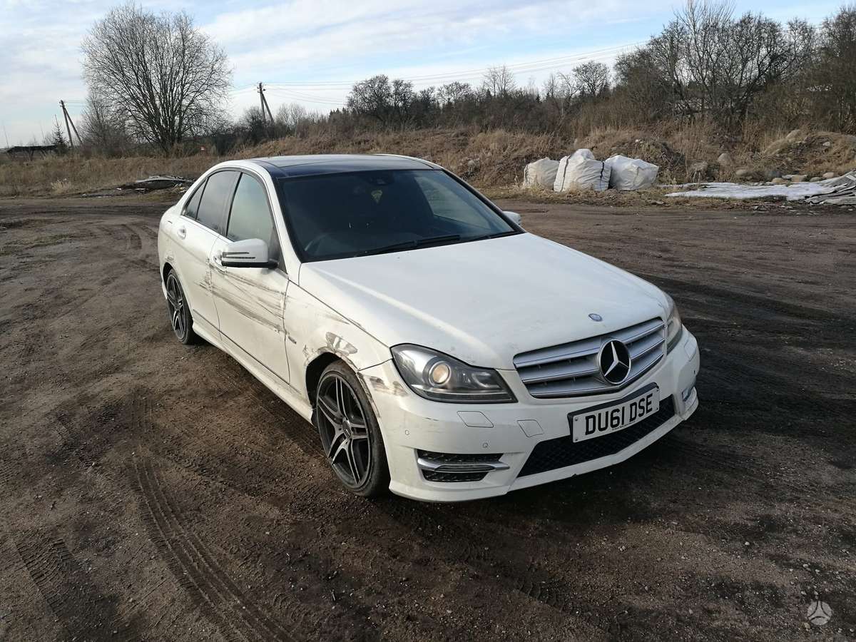 Mercedes-Benz C220 dalimis