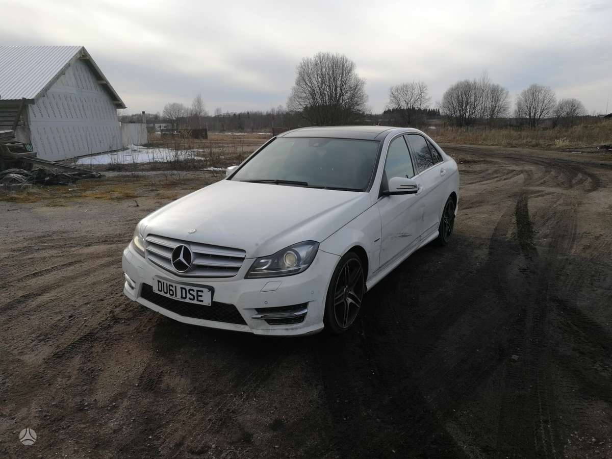 Mercedes-Benz C220 dalimis