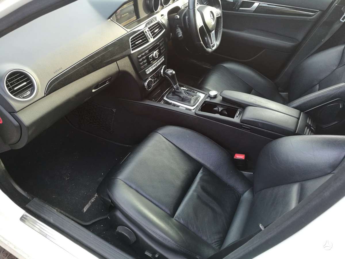 Mercedes-Benz C220 dalimis
