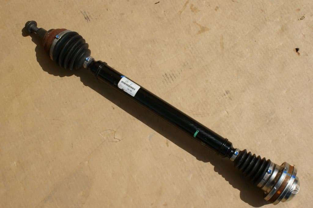 Volkswagen Golf, ORIGINALUS R16 GAUBTAI 5G0601147B, детали шасси