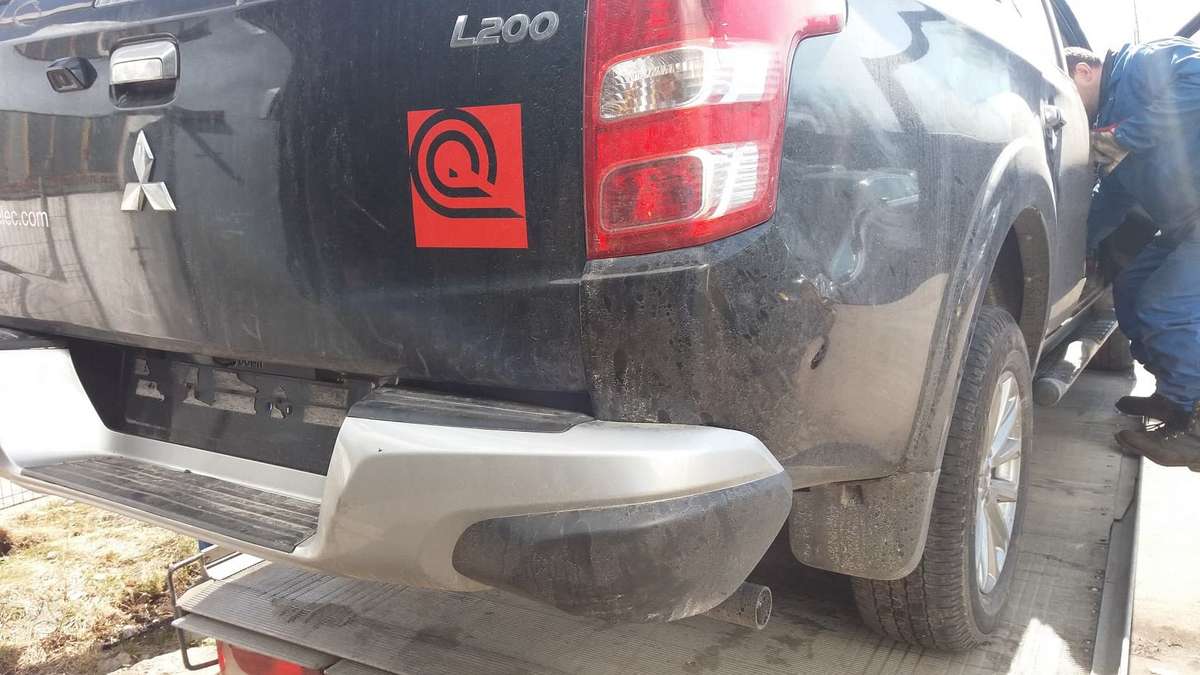 Mitsubishi L200 Dalimis is anglijos