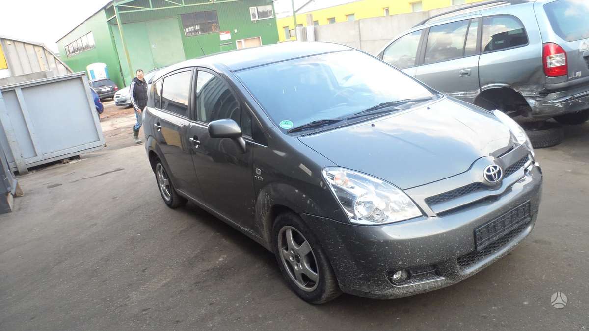 Toyota Corolla Verso dalimis. D cat
