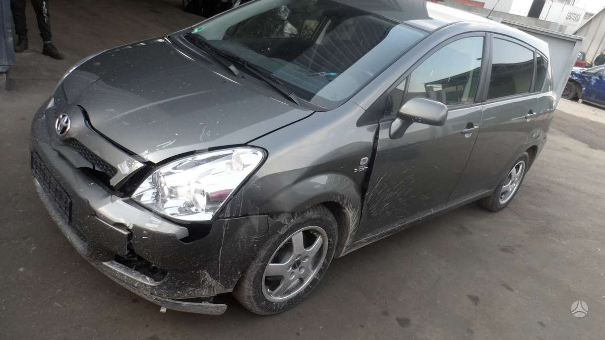 Toyota Corolla Verso dalimis. D cat