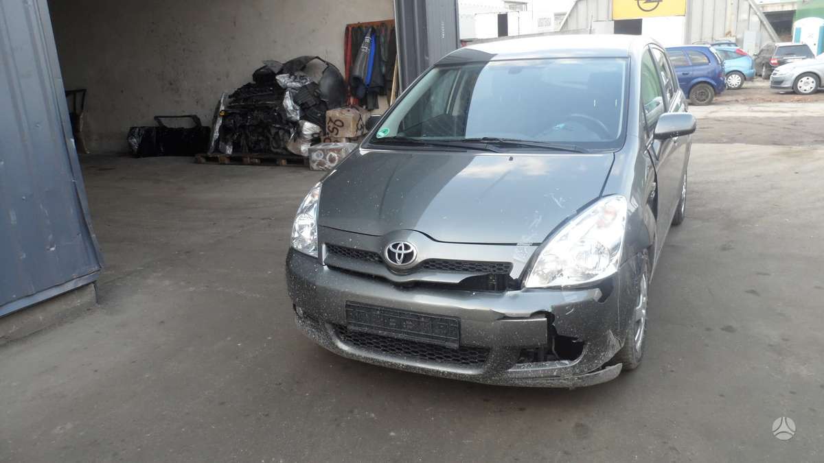 Toyota Corolla Verso dalimis. D cat