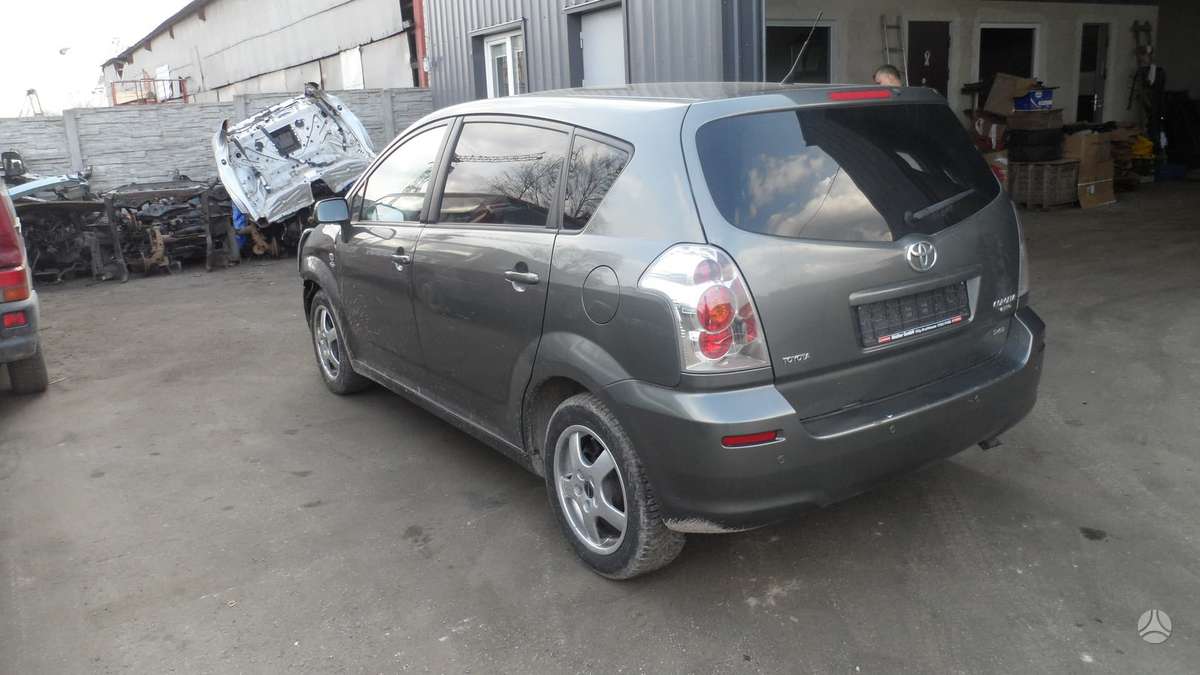 Toyota Corolla Verso dalimis. D cat