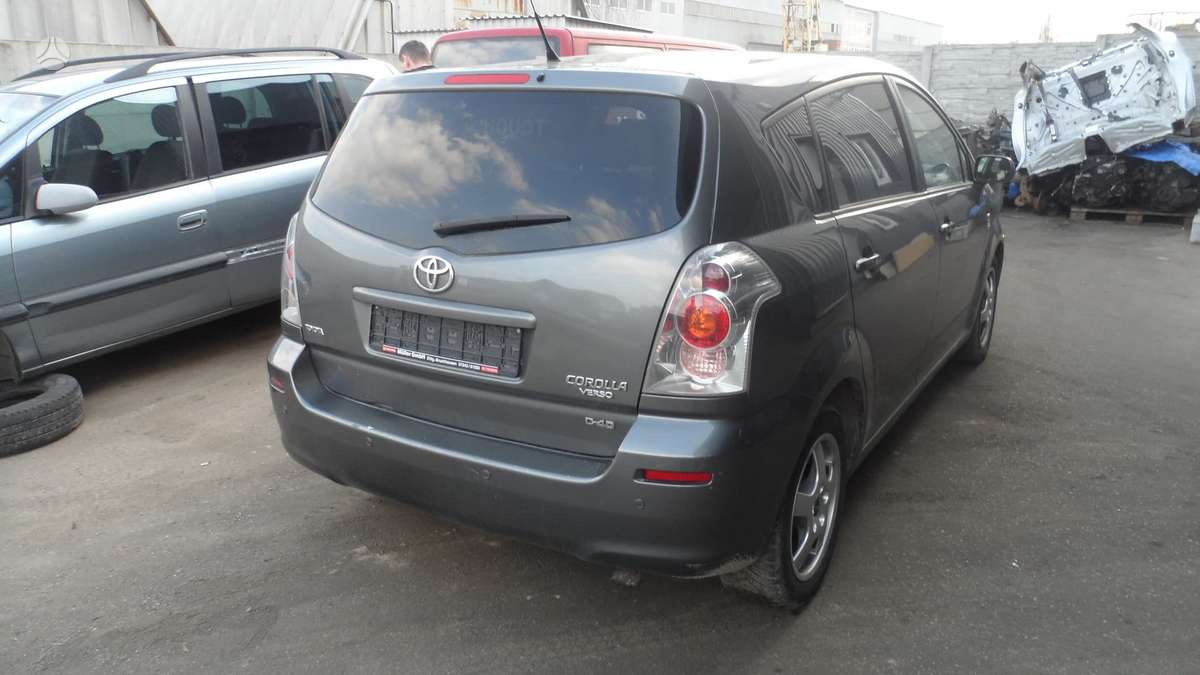 Toyota Corolla Verso dalimis. D cat