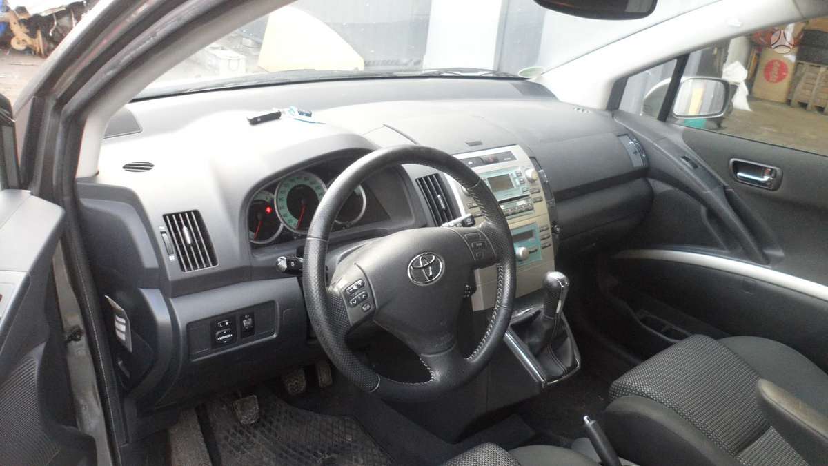 Toyota Corolla Verso for parts. D cat