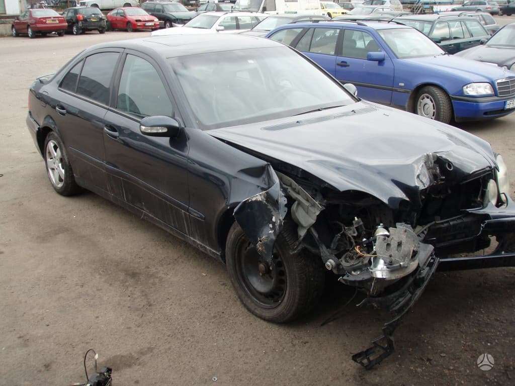 Mercedes-Benz E220 rezerves daļās