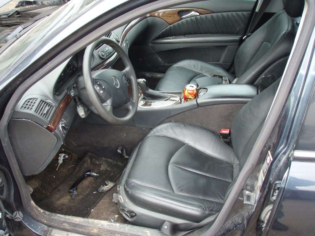 Mercedes-Benz E220 for parts