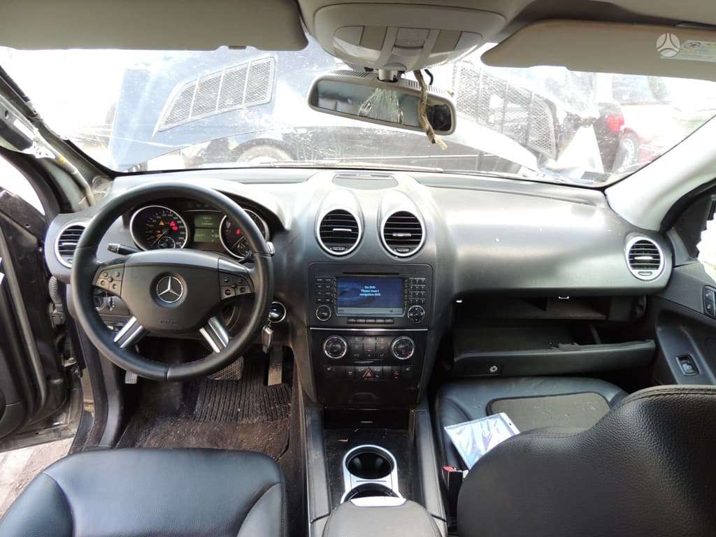 Mercedes-Benz ML320