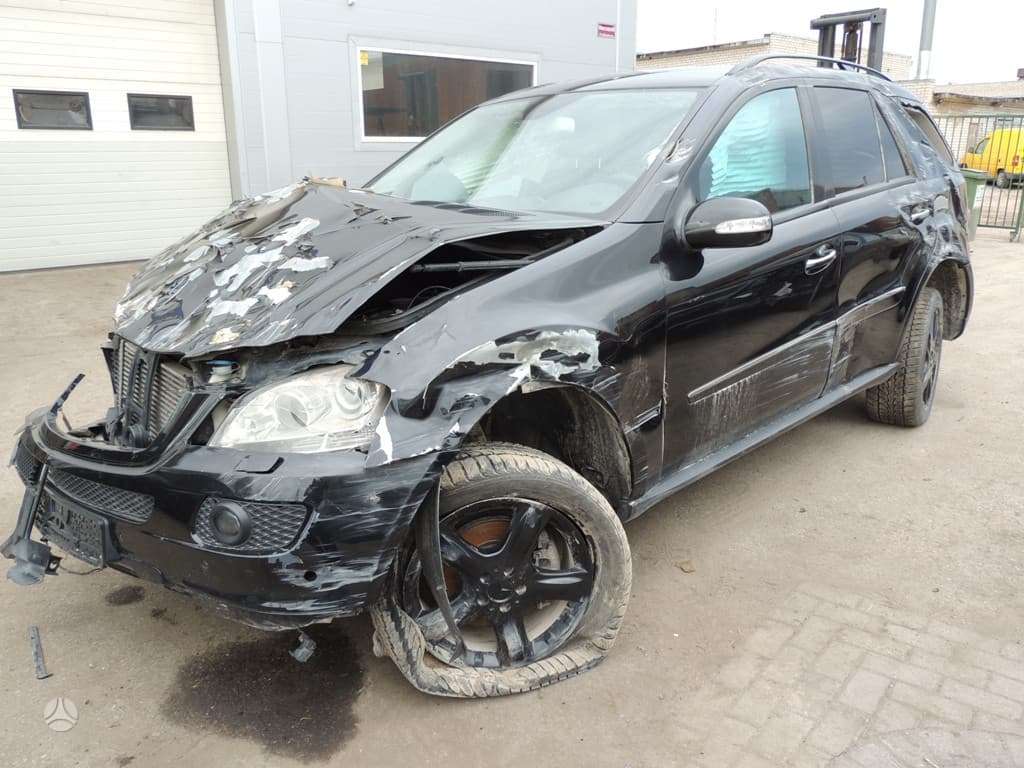 Mercedes-Benz ML320