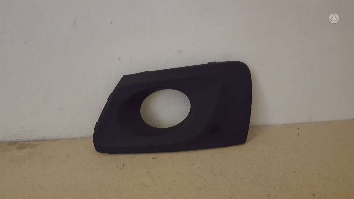 Volvo XC70 lights, front grill