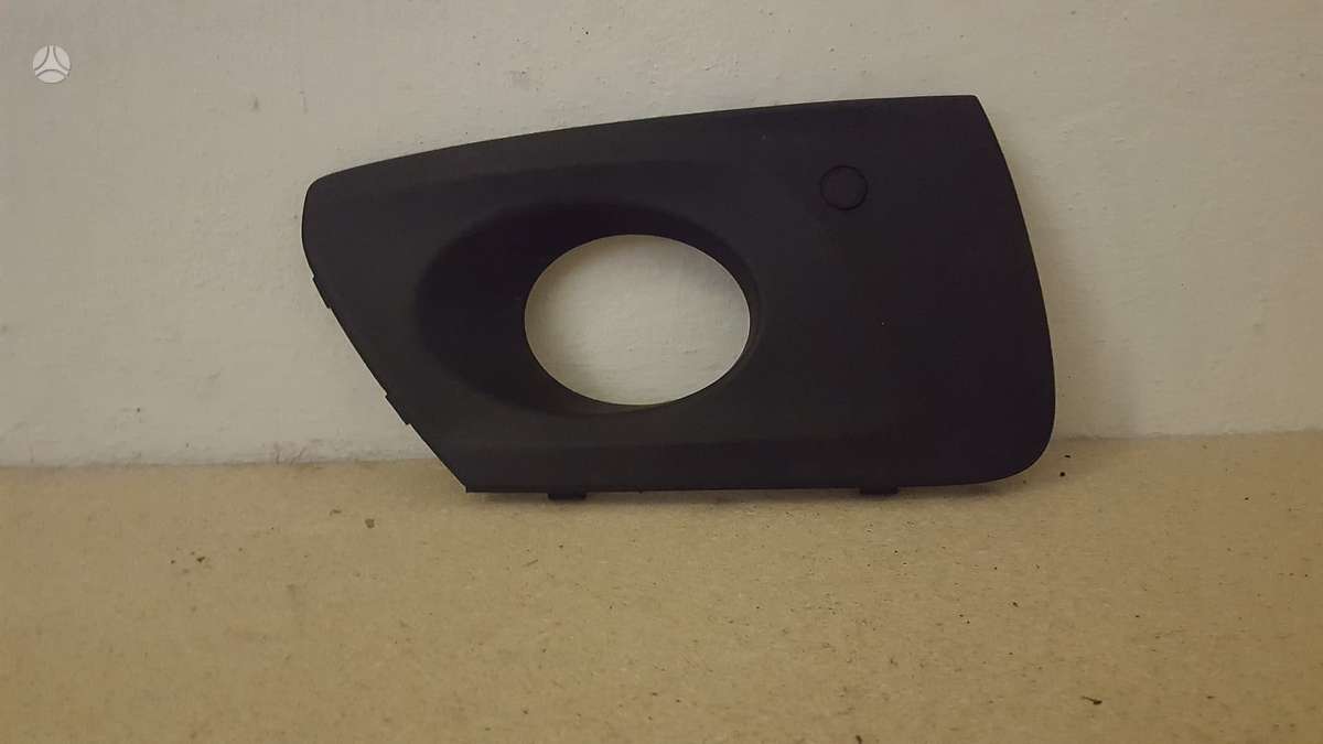 Volvo XC70 lights, front grill