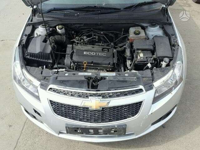 Chevrolet Cruze dalimis