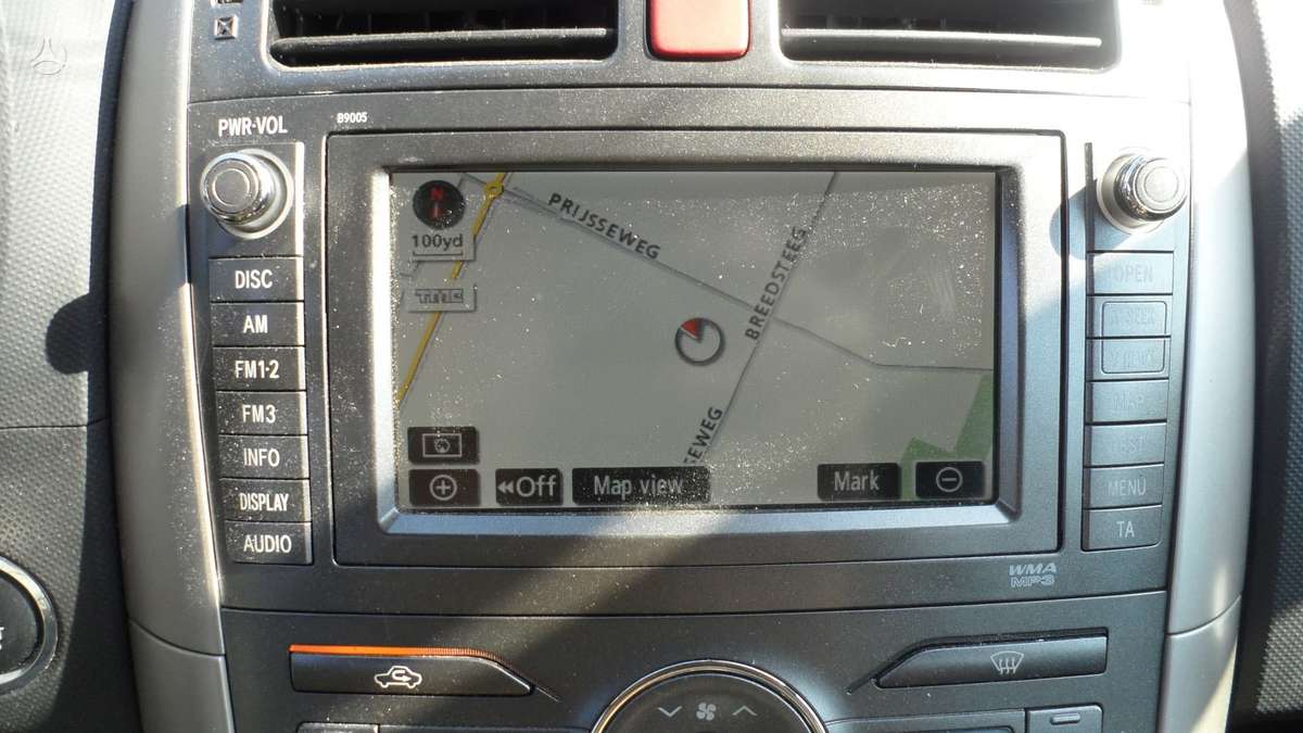 Toyota Auris по частям
