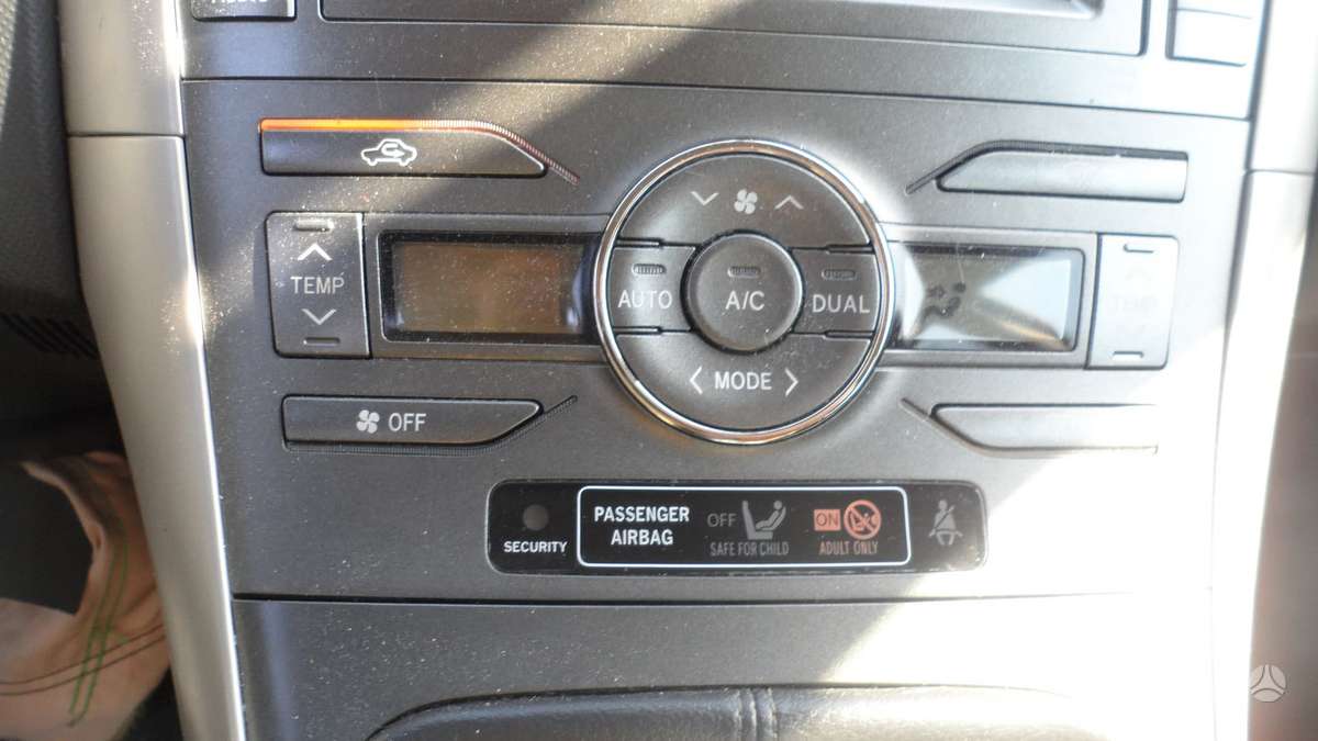 Toyota Auris по частям