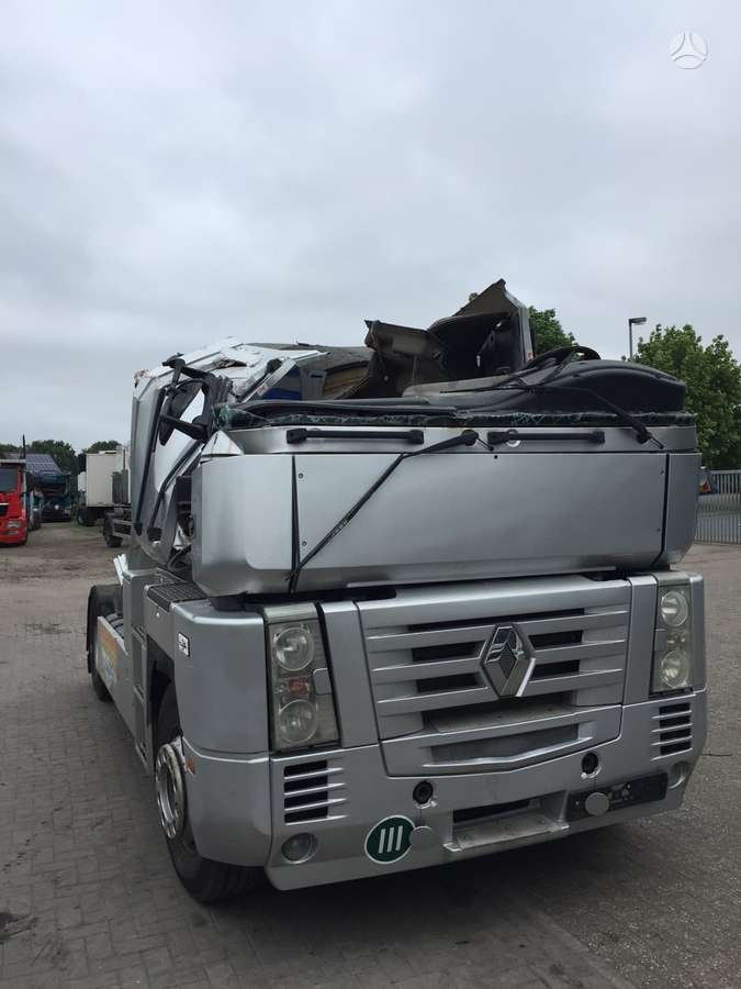Renault MAGNUM, тягачи