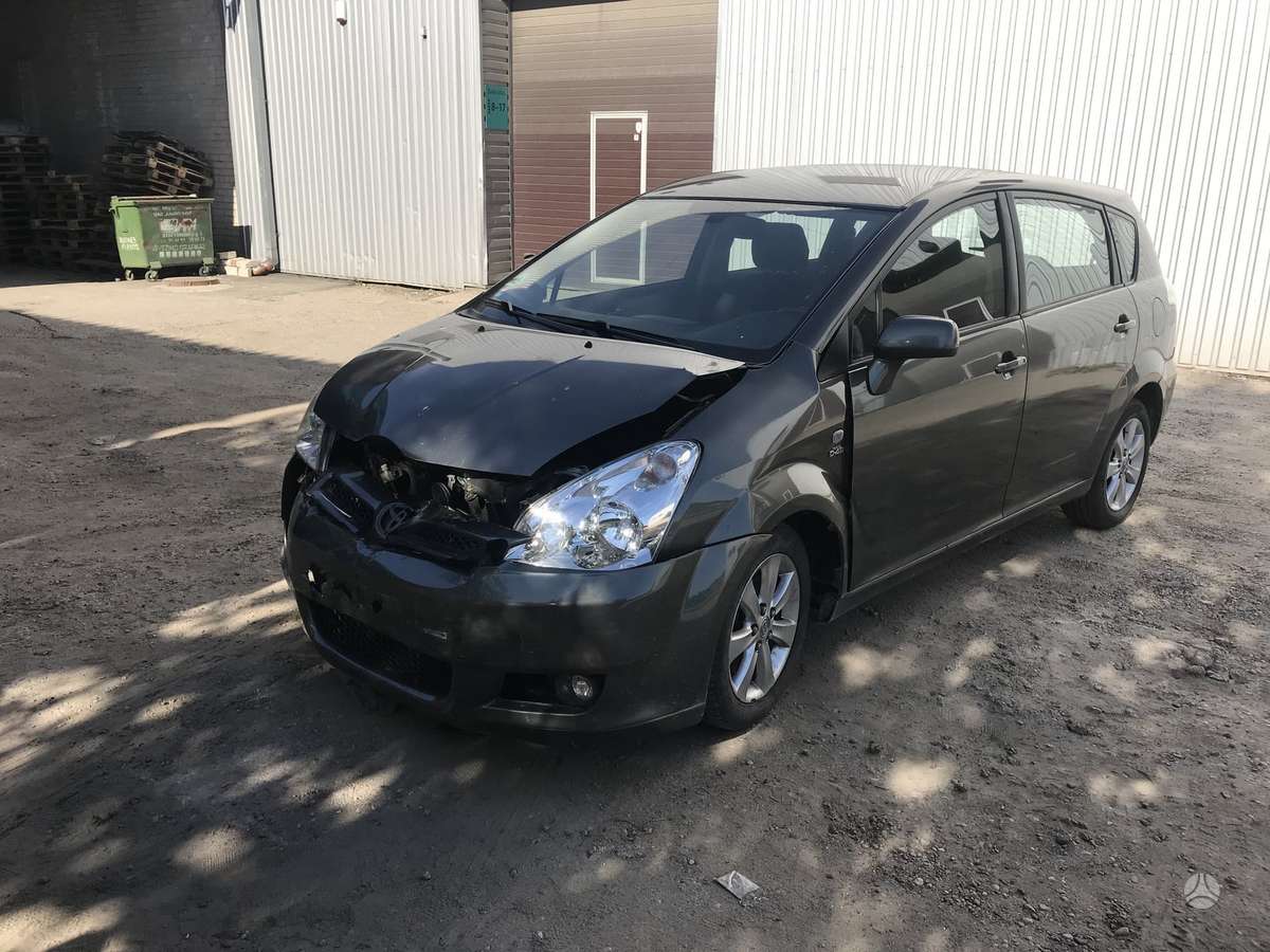 Toyota Corolla Verso rezerves daļās