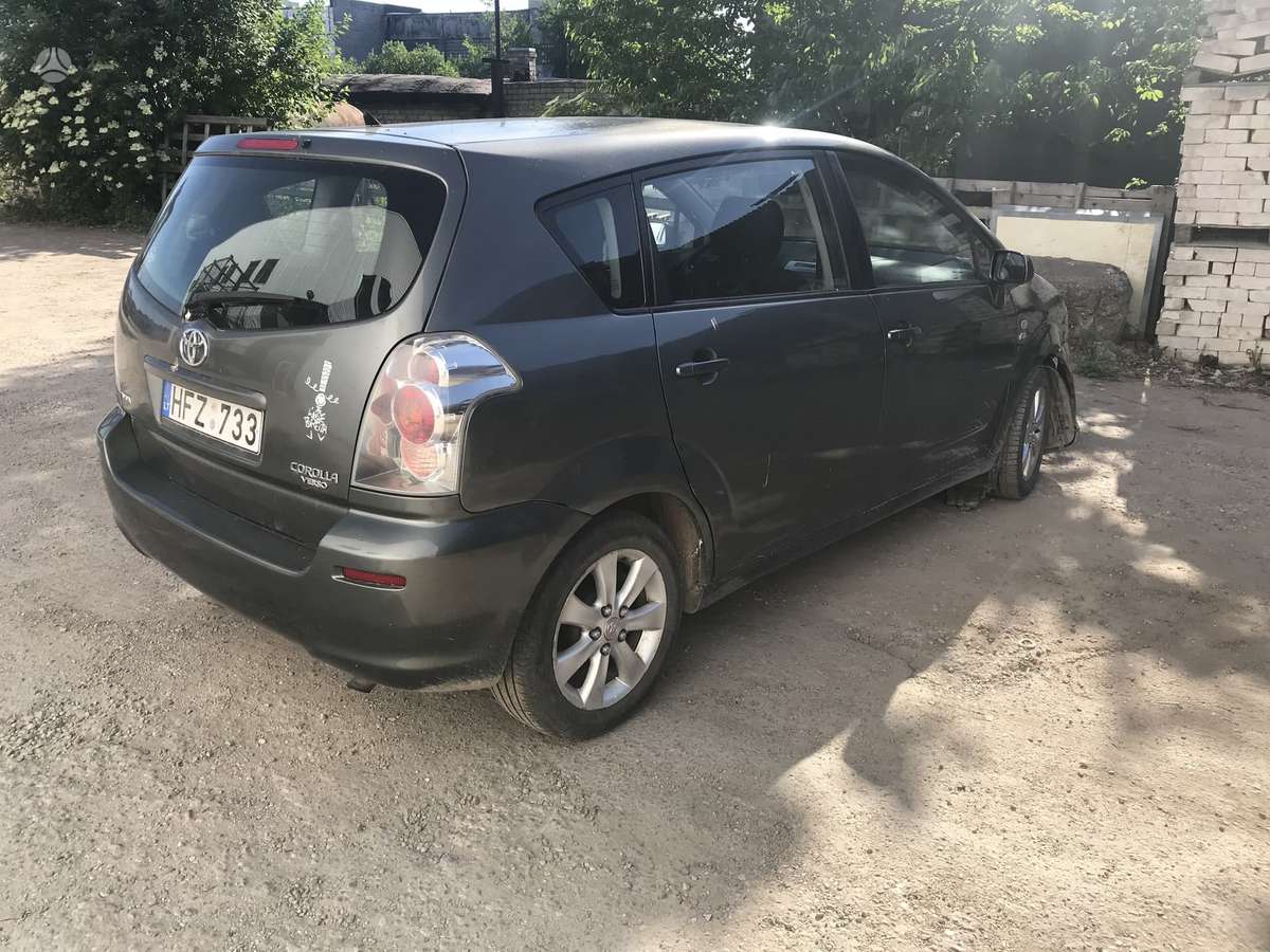 Toyota Corolla Verso for parts