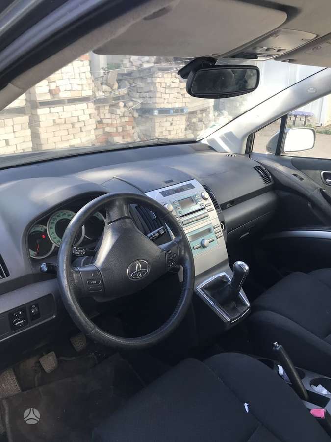 Toyota Corolla Verso for parts