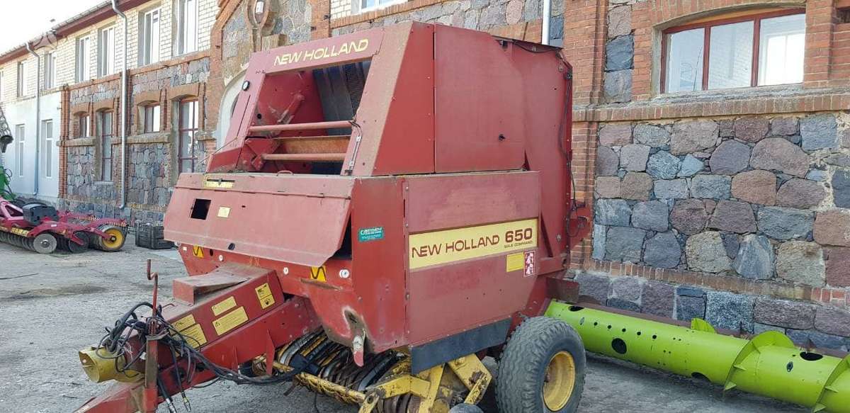 New Holland 650