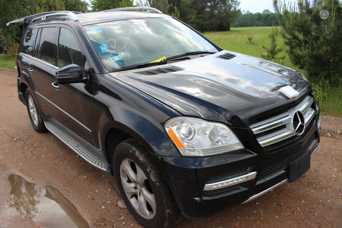 Mercedes-Benz GL450 по частям
