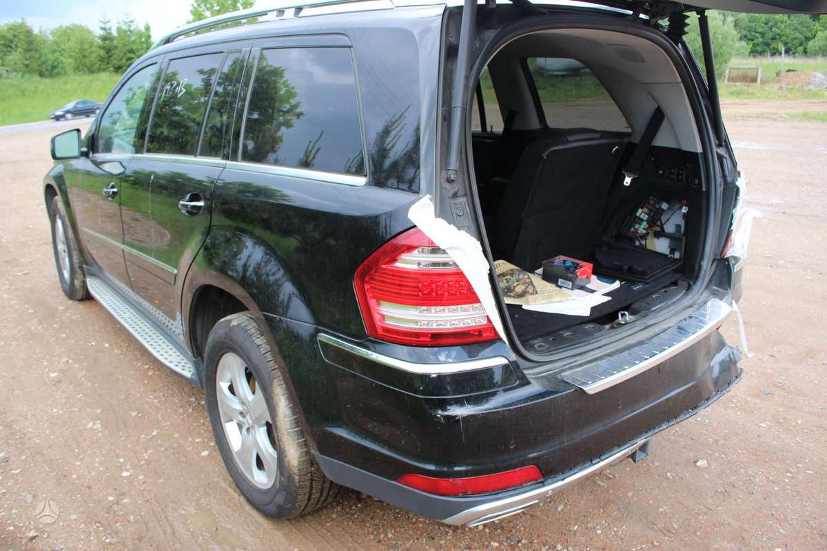 Mercedes-Benz GL450 по частям